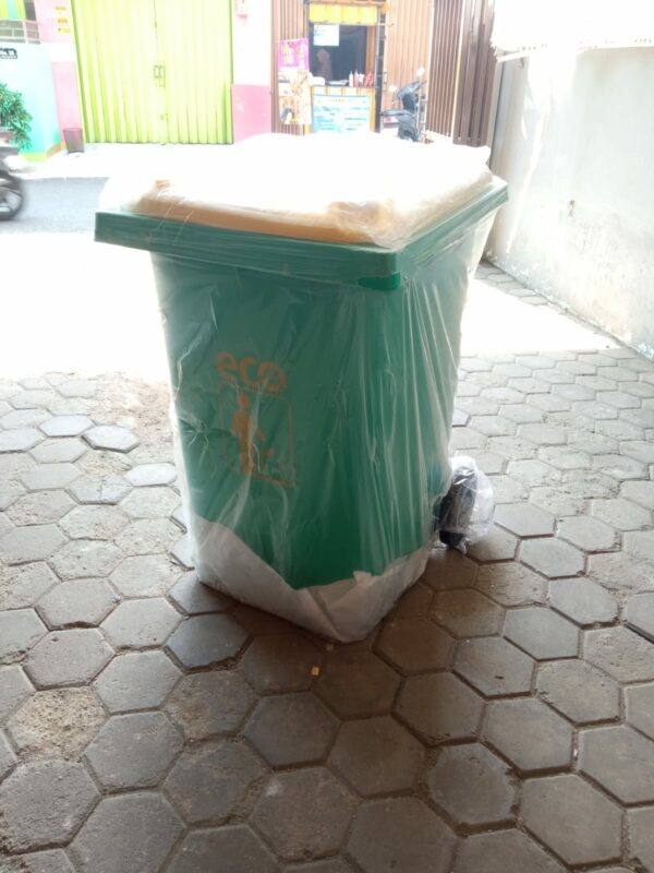 TEMPAT SAMPAH PLASTIK BESAR 360 LITER ATARI ECO 9974 (2) TEMPAT SAMPAH PLASTIK BESAR ATARI 360 LITER, KIRIM KE CIDENG - JAKARTA PUSAT Oleh Tim RAJA PLASTIK INDONESIA